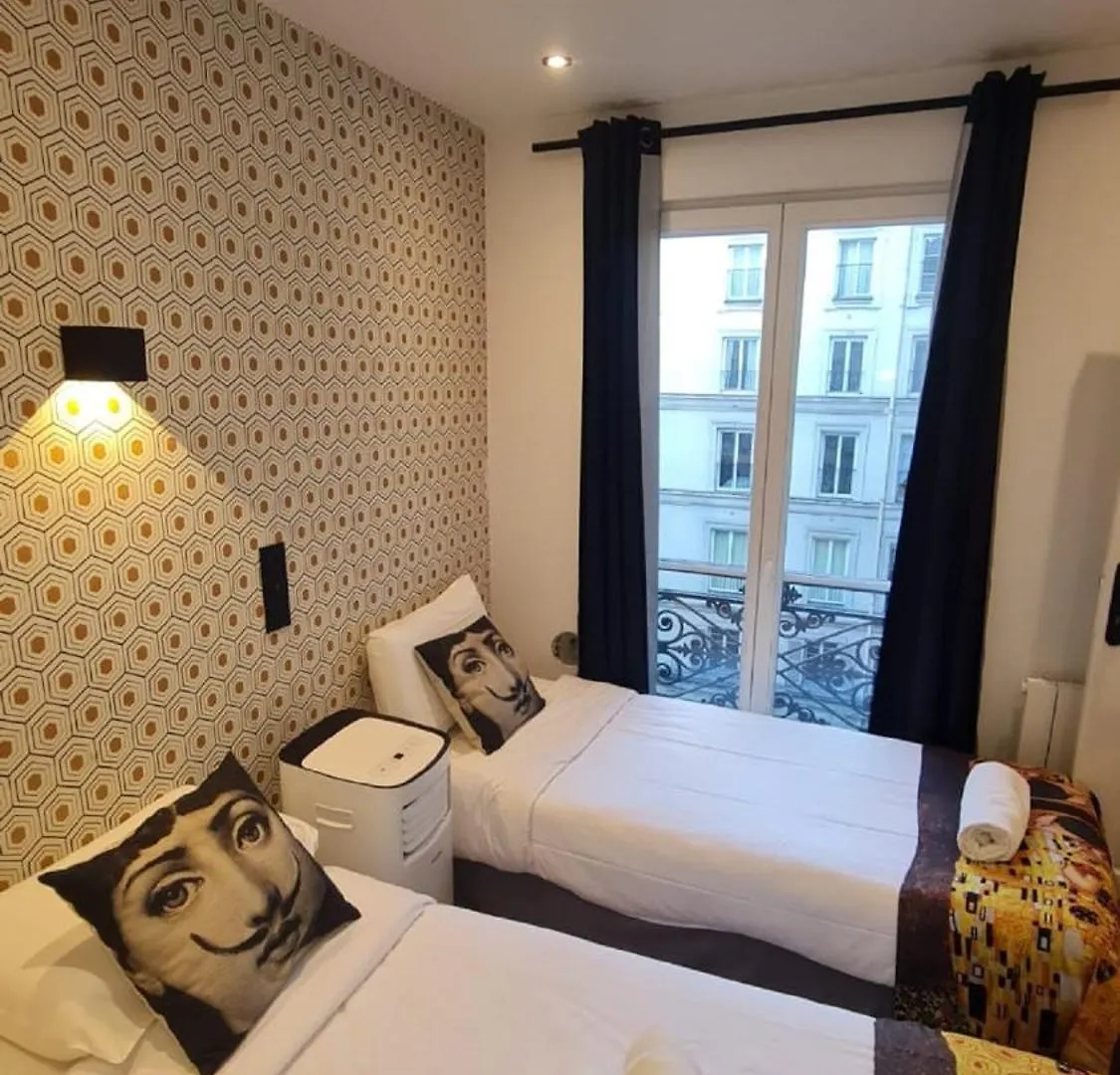 105 - Urban Haussmann Opera Apartment Paris