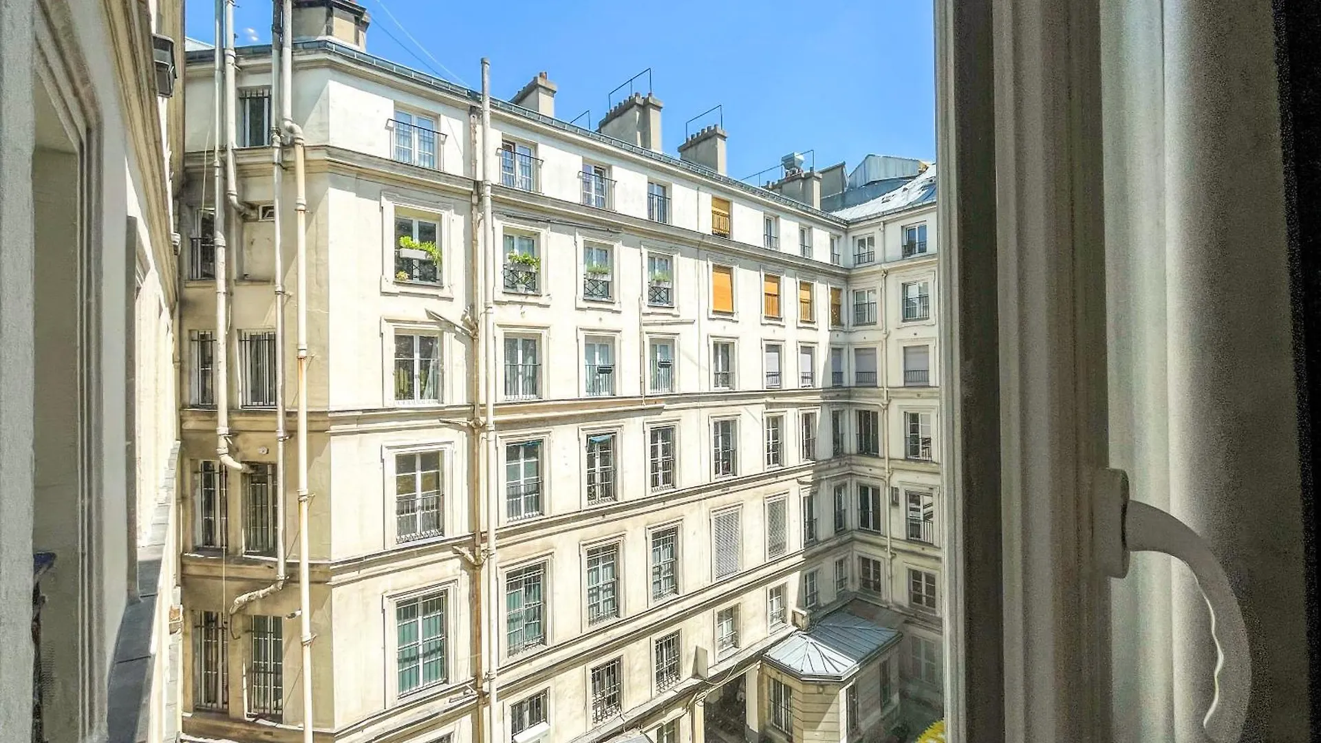 105 - Urban Haussmann Opera Apartman Párizs